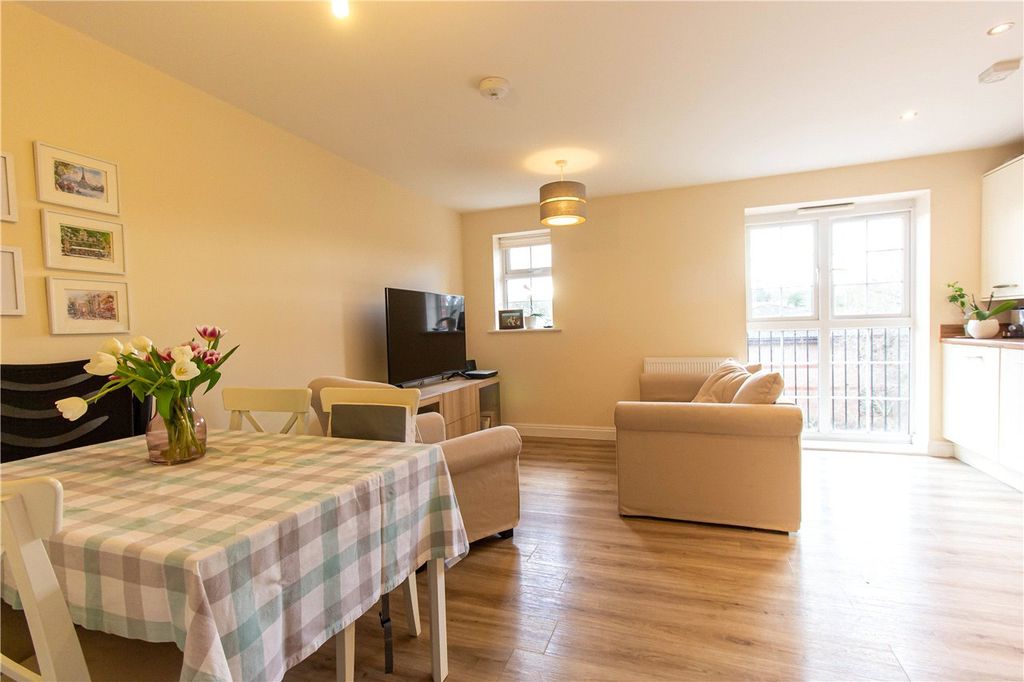 Property photo 2 of 12 Lounge/Kitchen/Diner