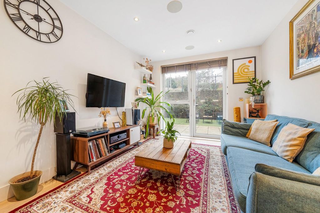 Property photo 3 of 15 Reception-Kitchen (2).Jpg