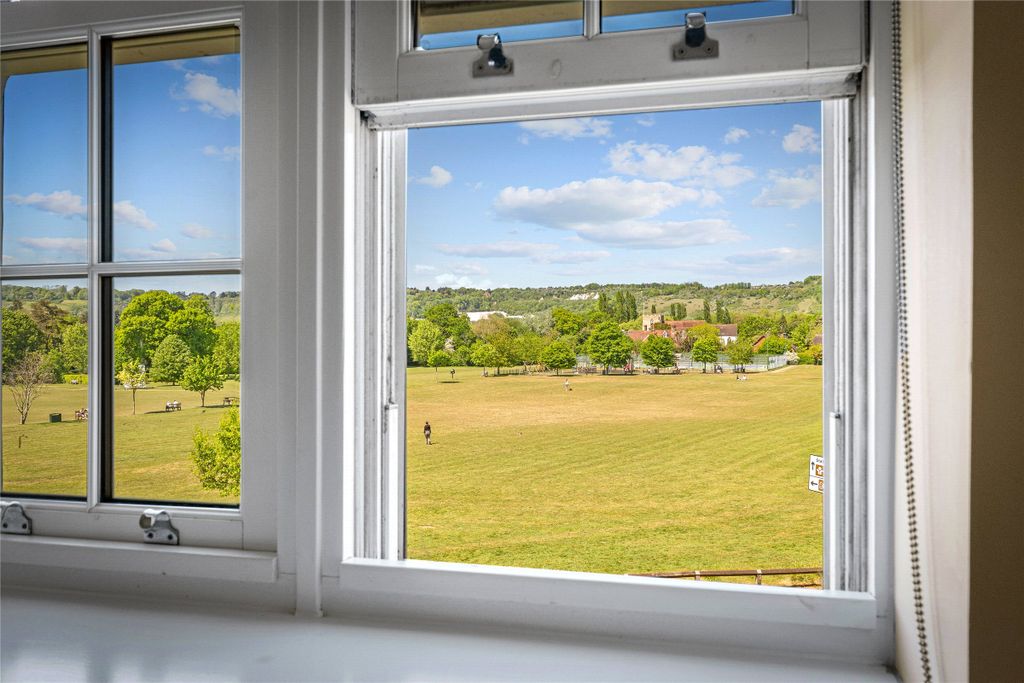 Property photo 2 of 10 Picture No. 21