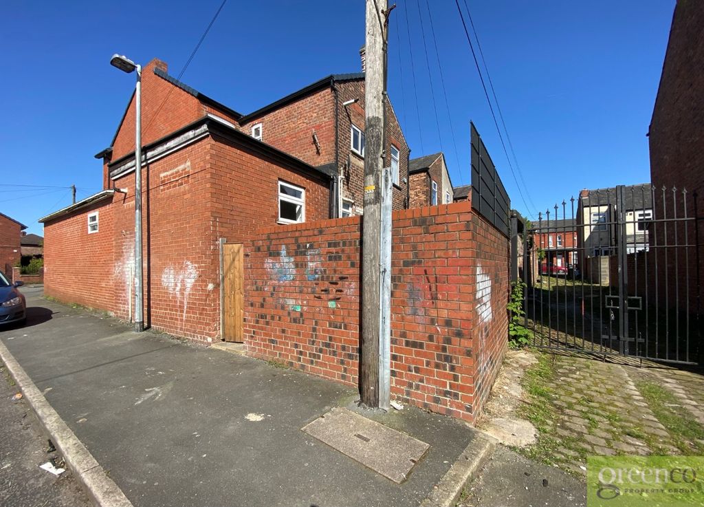 Property photo 1 of 18