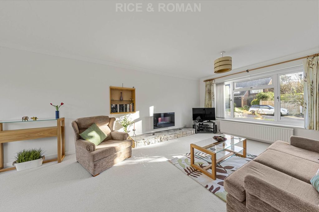 Property photo 2 of 21