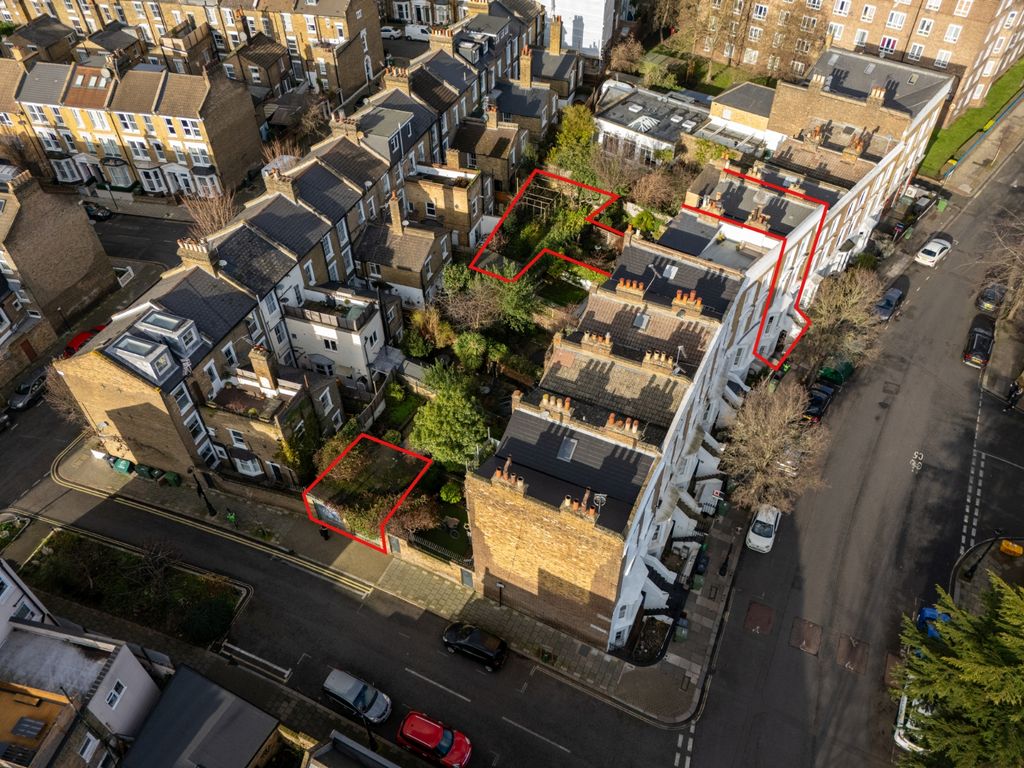 Property photo 3 of 20