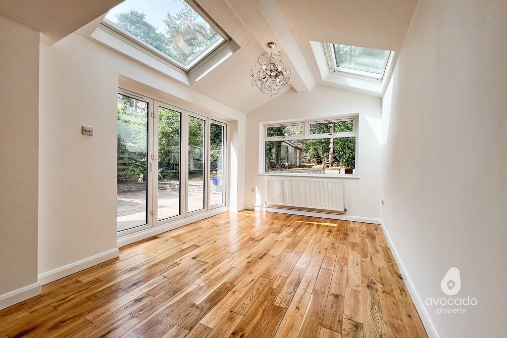 Property photo 2 of 15 4331223