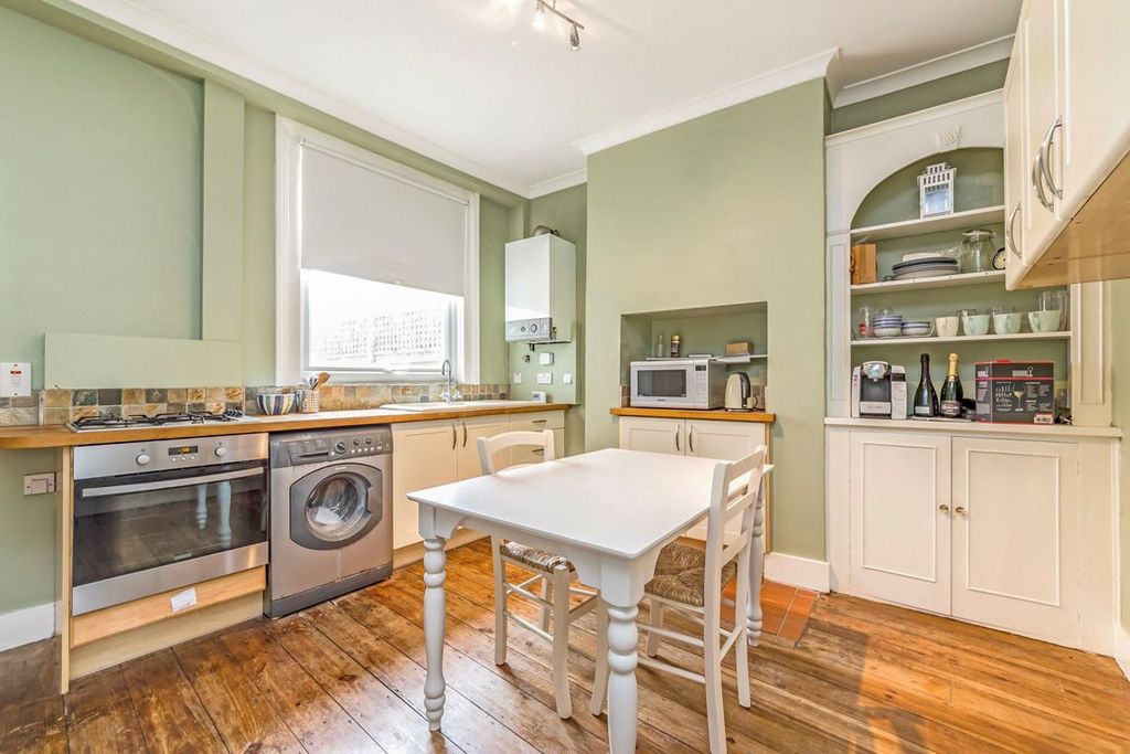 Property photo 3 of 5