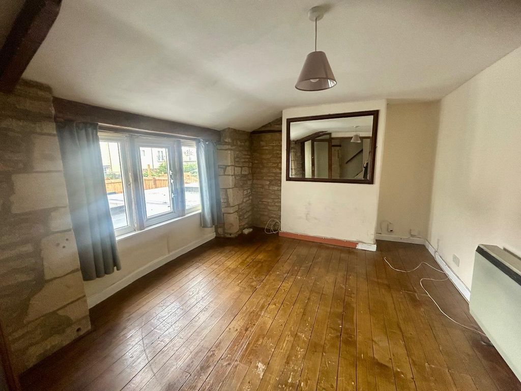 Property photo 3 of 7 Lounge