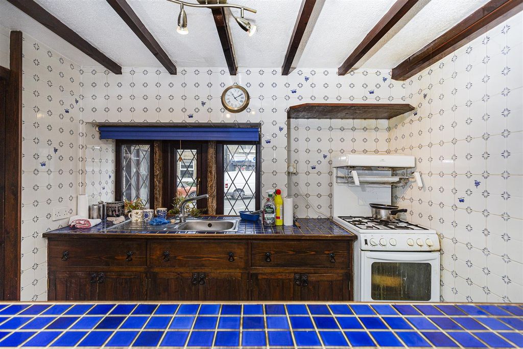 Property photo 3 of 29 Kitchen