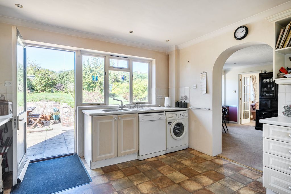 Property photo 2 of 15 Kitchen / Breakfast Room