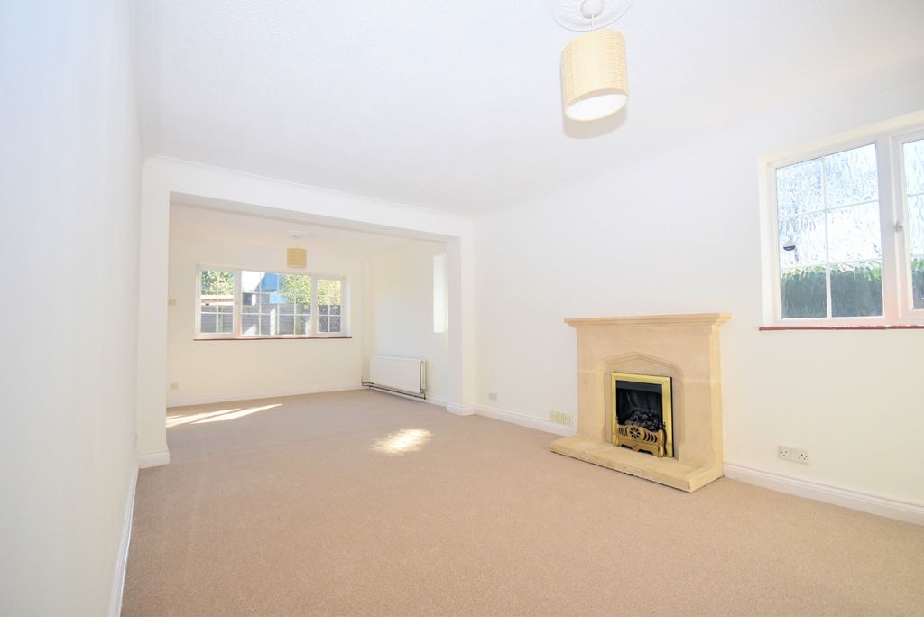 Property photo 3 of 15 4774973