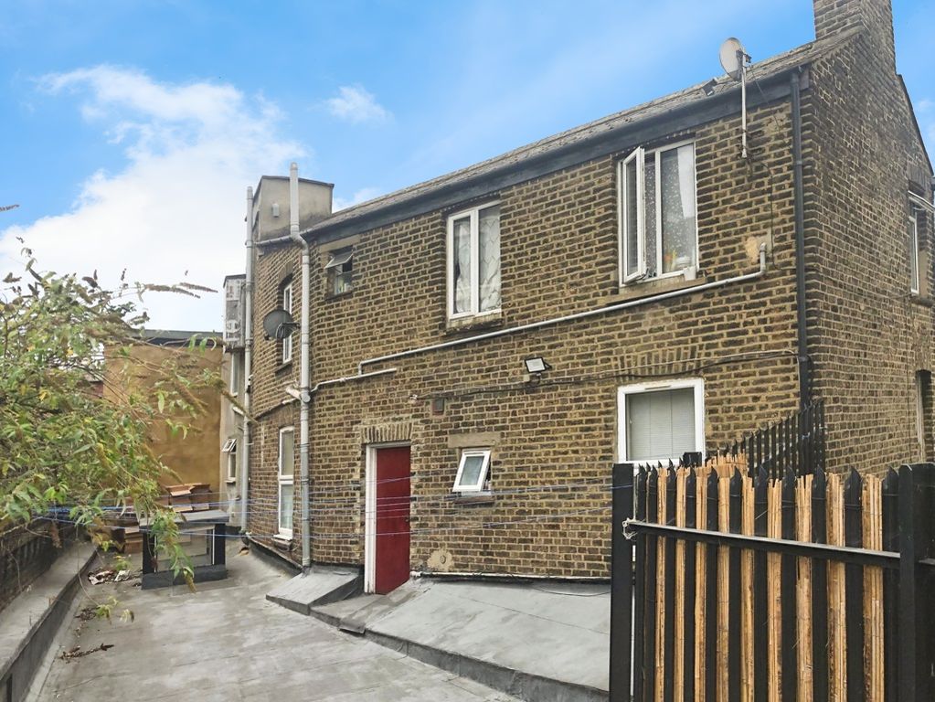 Property photo 1 of 3 Photo 5