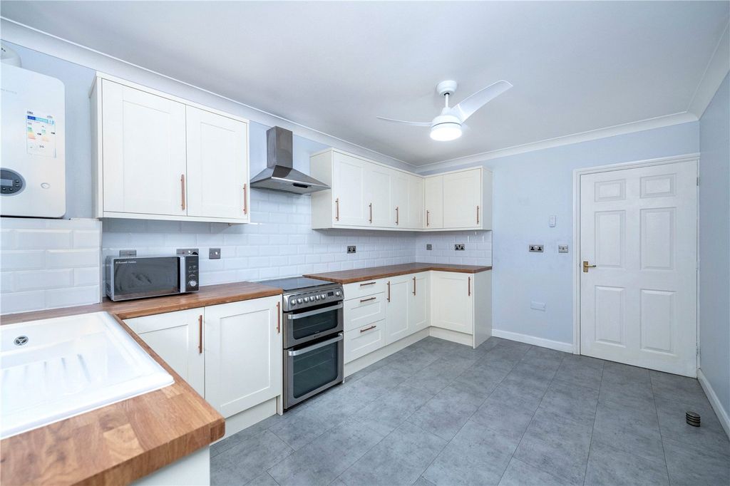 Property photo 2 of 12 Picture No. 19
