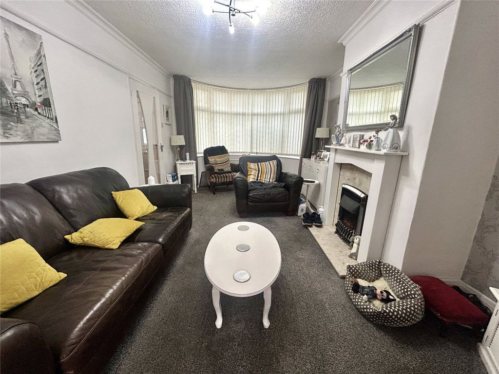 Property photo 3 of 16 Living Room