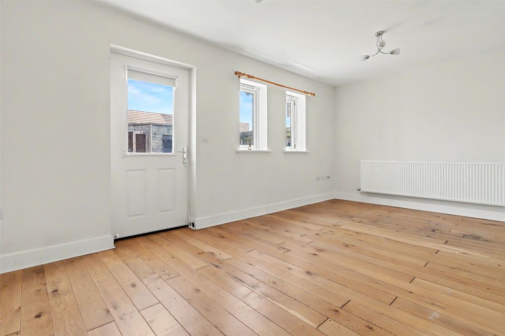 Property photo 3 of 10 Picture No. 14