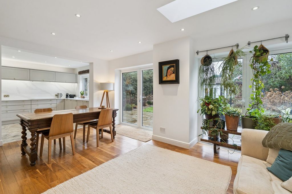 Property photo 3 of 26