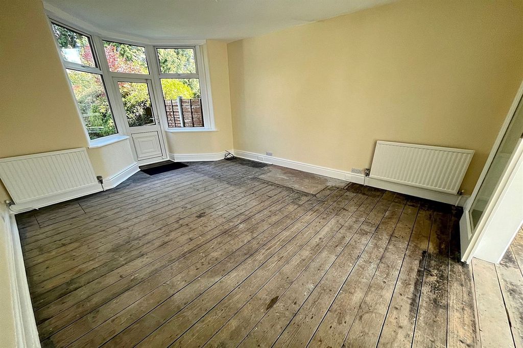 Property photo 3 of 20 Dining Room