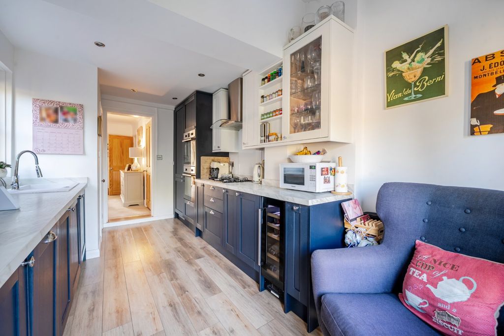 Property photo 3 of 17 Picture No. 34