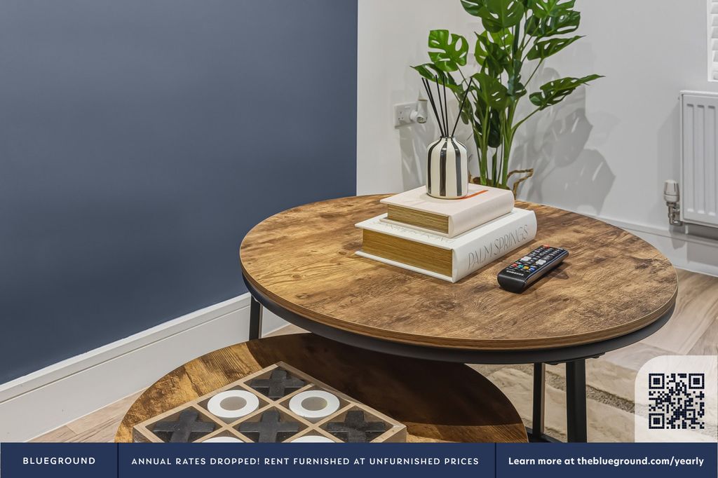 Property photo 3 of 24 Living Room