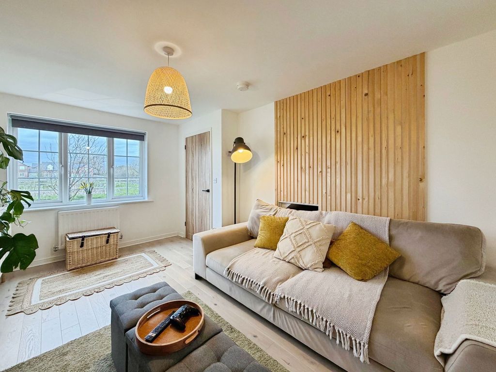 Property photo 2 of 27