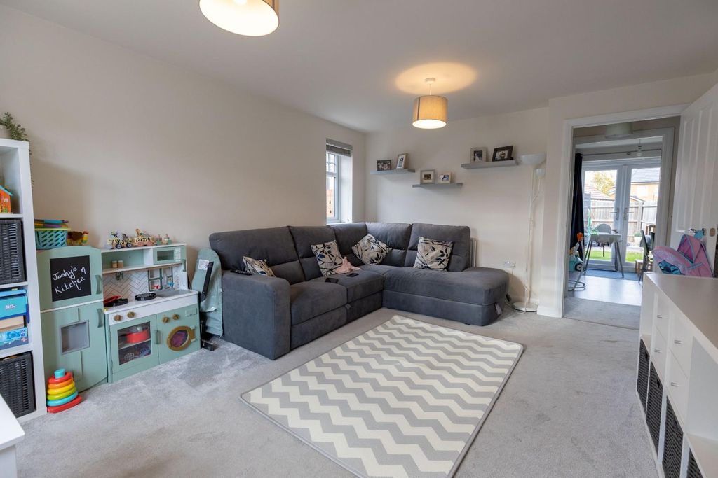 Property photo 2 of 13