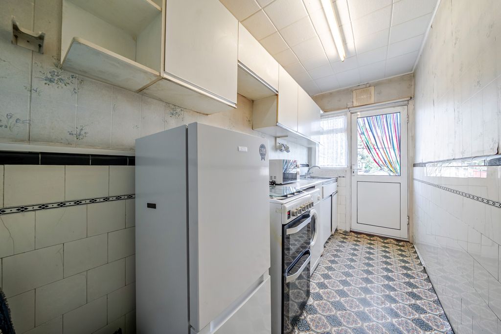 Property photo 3 of 10 1484071-11-6A4F7A...