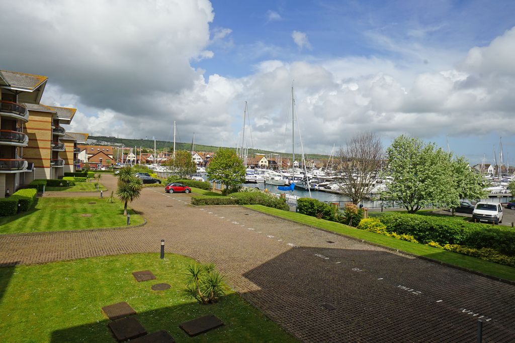 Property photo 1 of 23