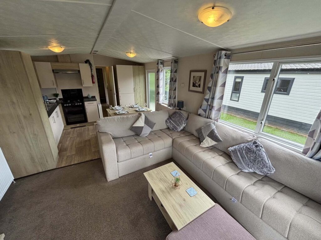 Property photo 3 of 8 3