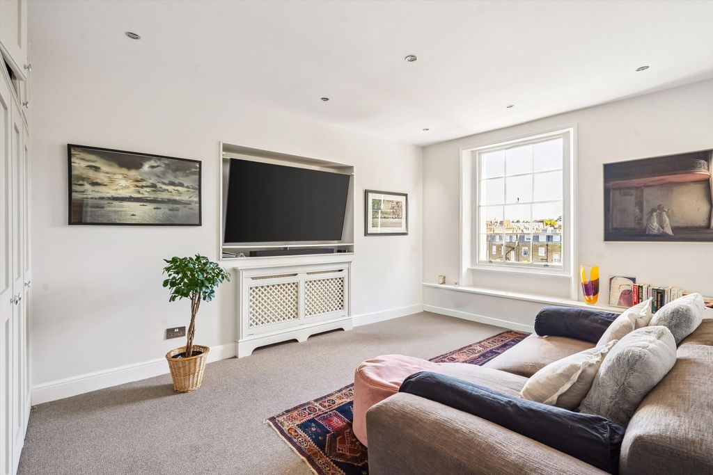 Property photo 3 of 11 Image