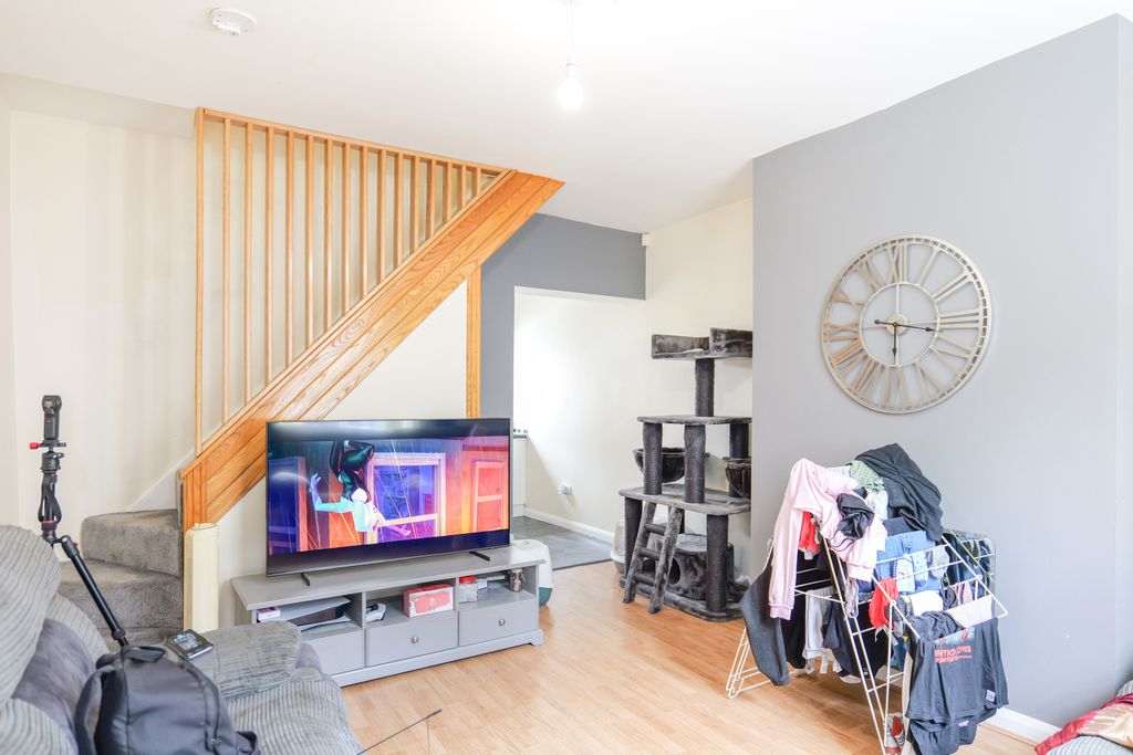 Property photo 2 of 18