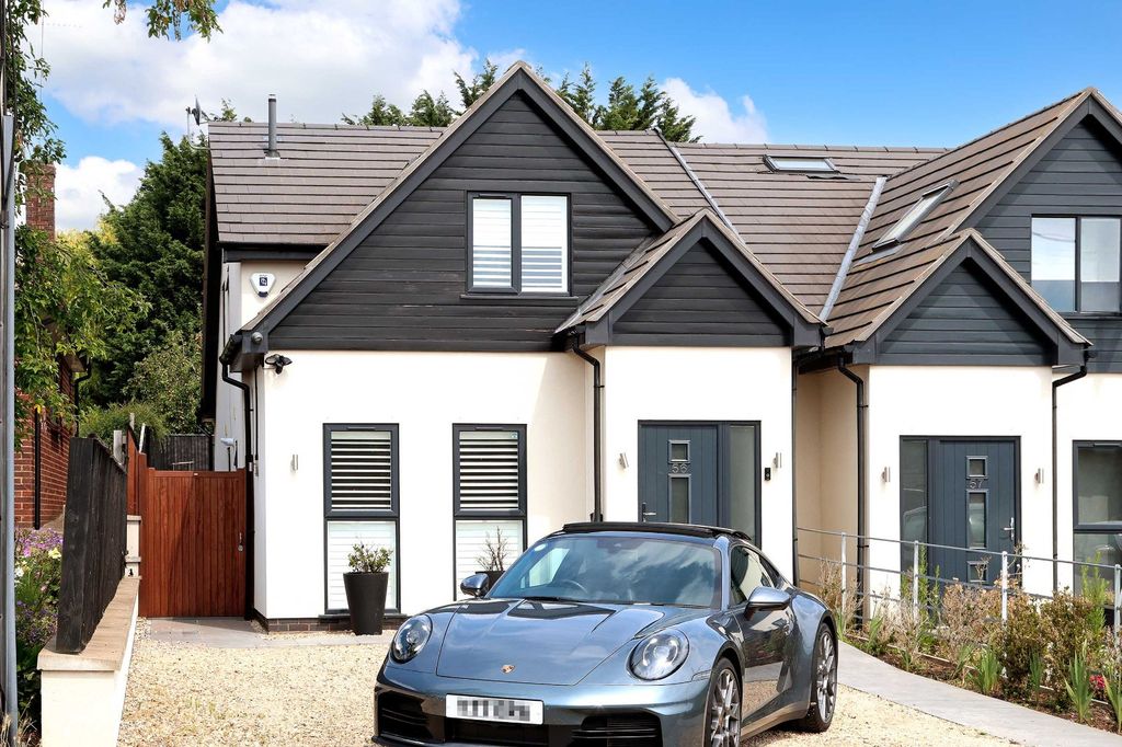Property photo 1 of 18 Picture No. 02