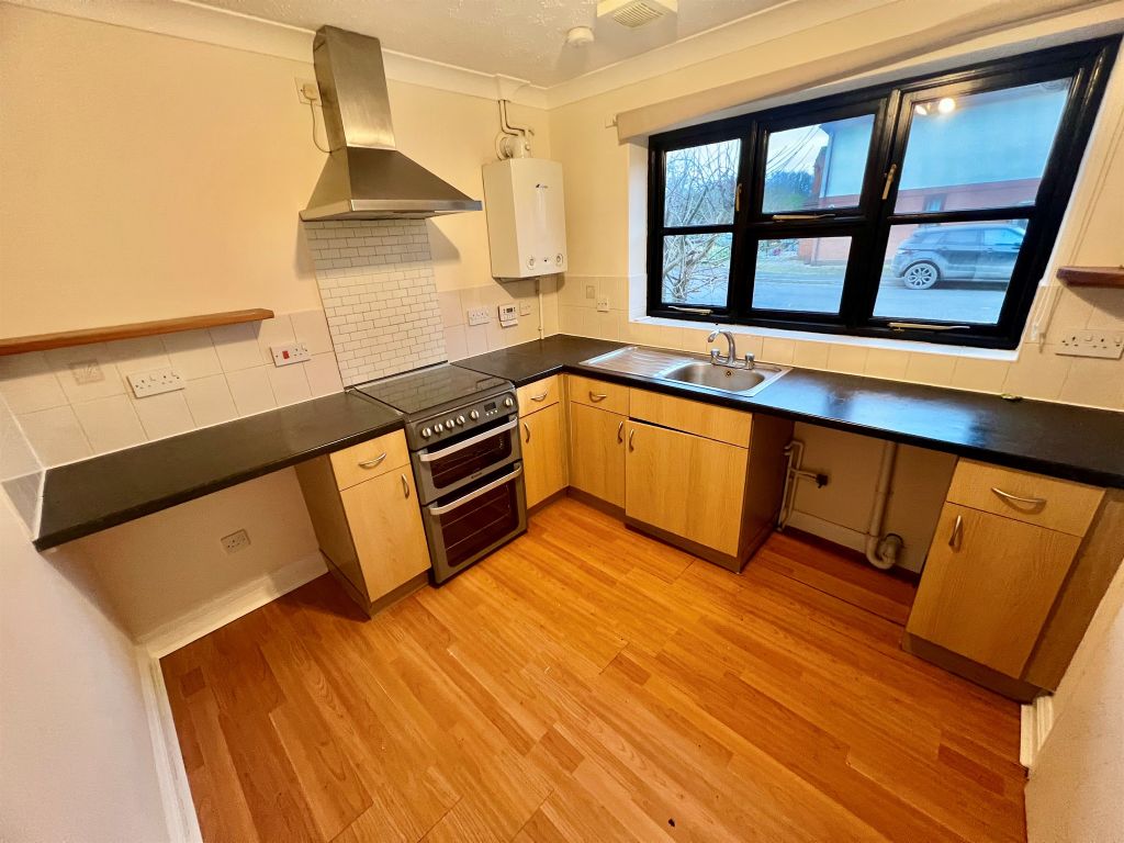 Property photo 2 of 16 Kitchen