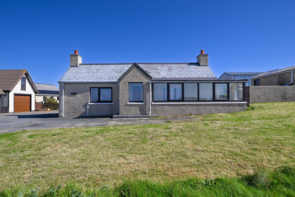Property photo 3 of 35