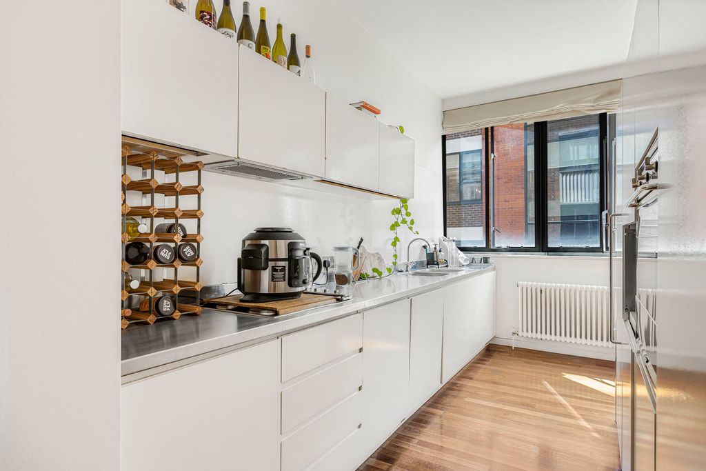 Property photo 2 of 16 Kitchen