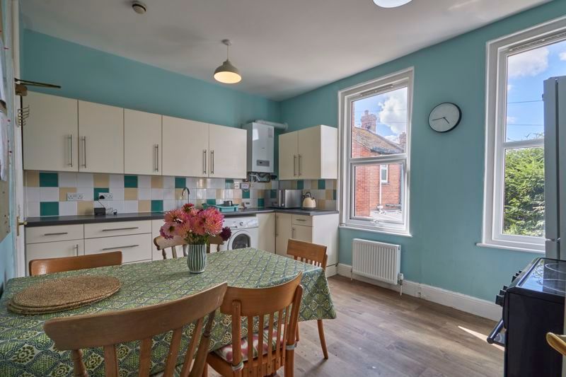 Property photo 2 of 16 Kitchen Diner