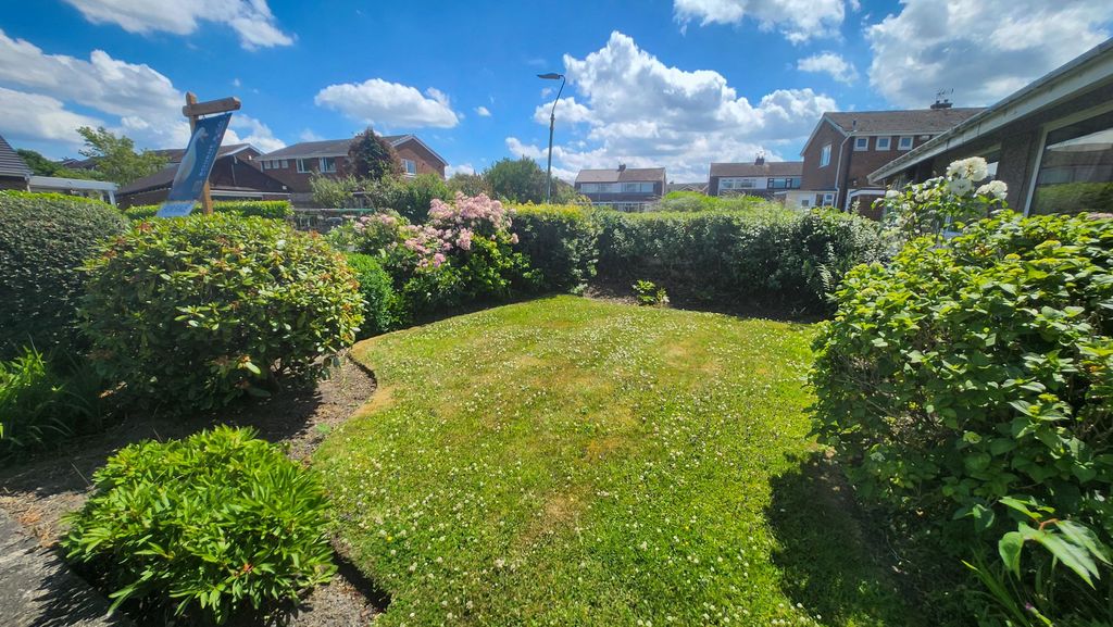 Property photo 2 of 29 Front Garden