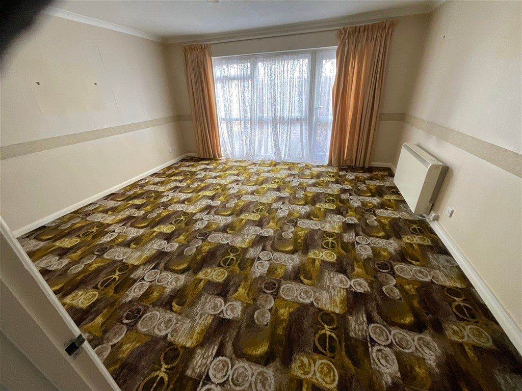 Property photo 1 of 6 Lounge