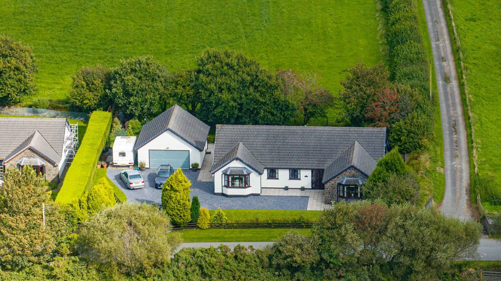 Property photo 3 of 34