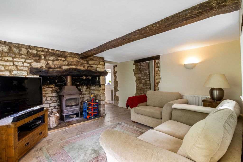 Property photo 2 of 37 Picture No. 09