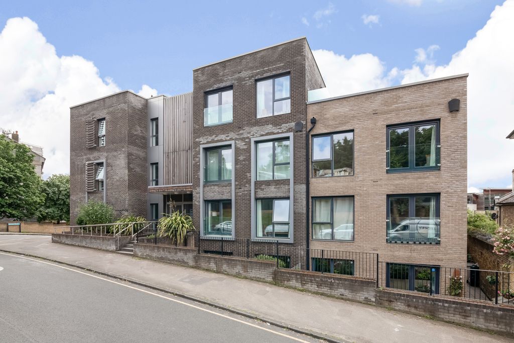 Property photo 3 of 11