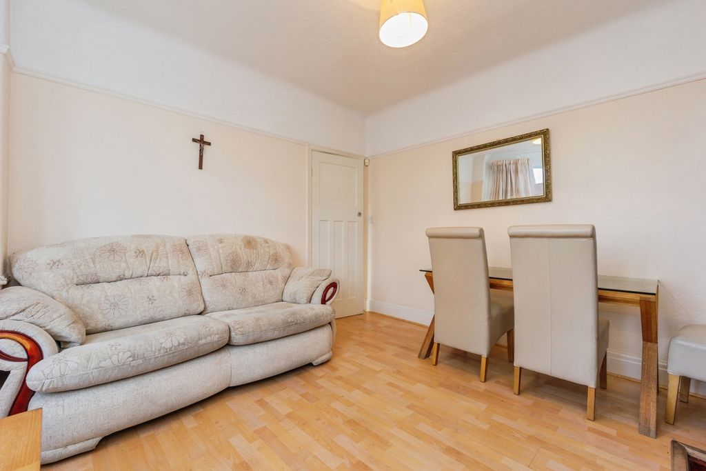 Property photo 3 of 20 Pbox-Img.Jpg