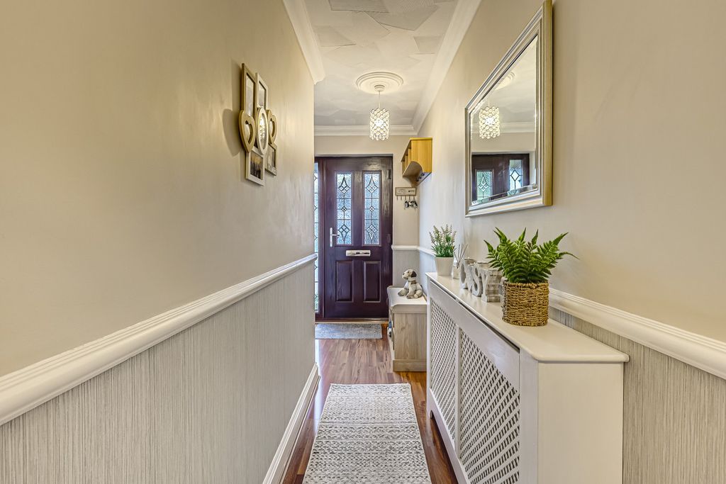 Property photo 2 of 32