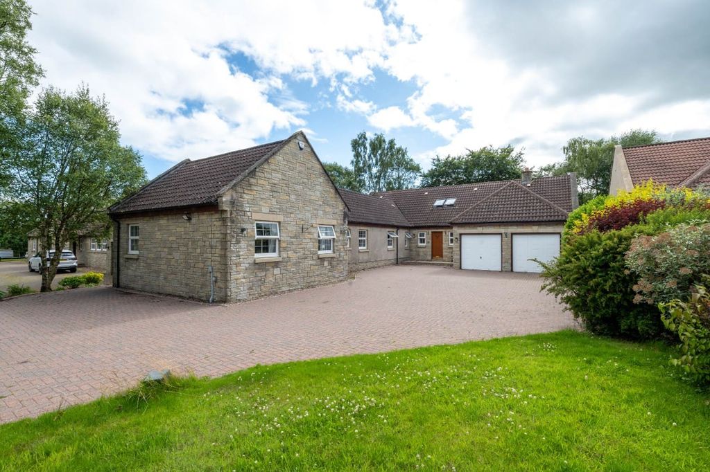 Property photo 1 of 26