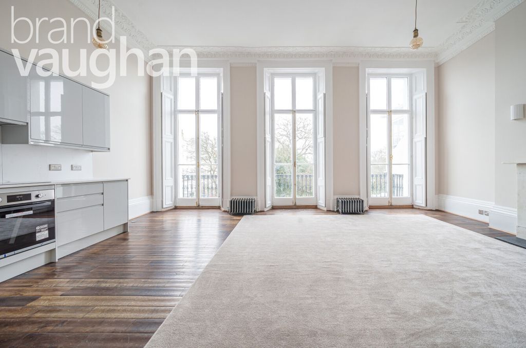 Property photo 3 of 12 Living Room