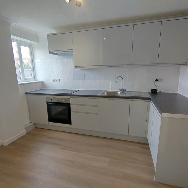 Property photo 2 of 11 Img_20260421_100806_Hdr.Jpg