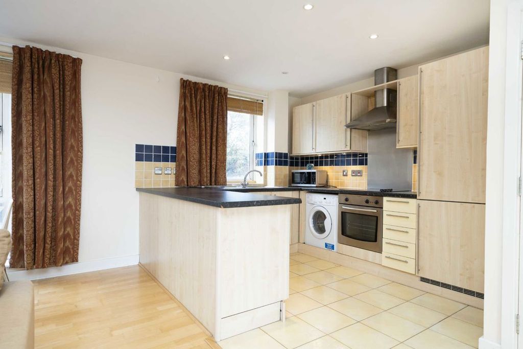 Property photo 2 of 8