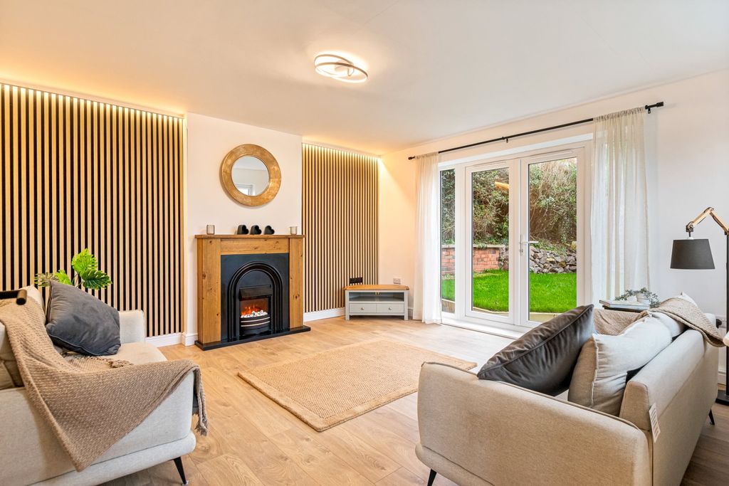 Property photo 2 of 37