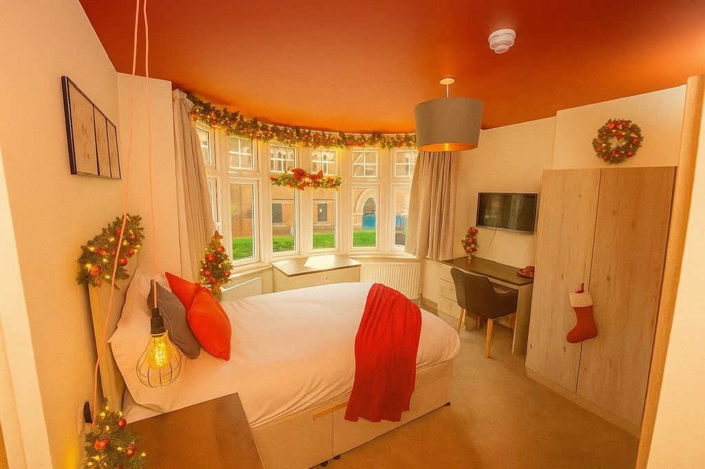 Property photo 1 of 15 Thumbnail_4A9328EE-8B3C-4E9B-8378-98Eb1A73F993