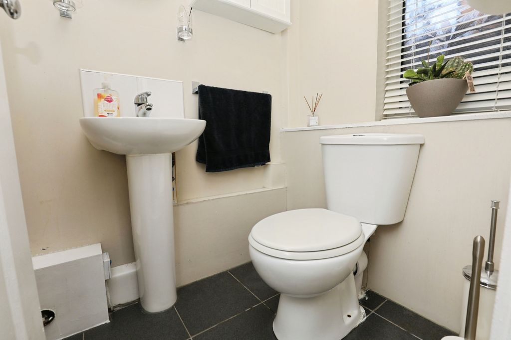 Property photo 3 of 14