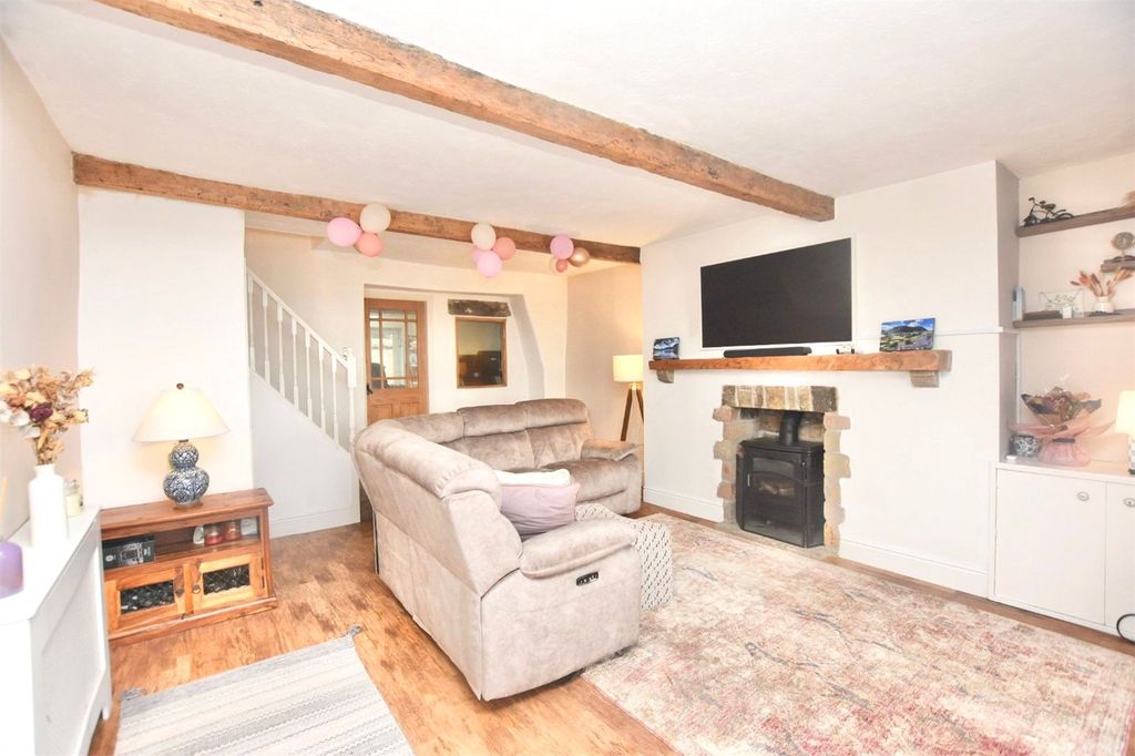 Property photo 2 of 14 Lounge