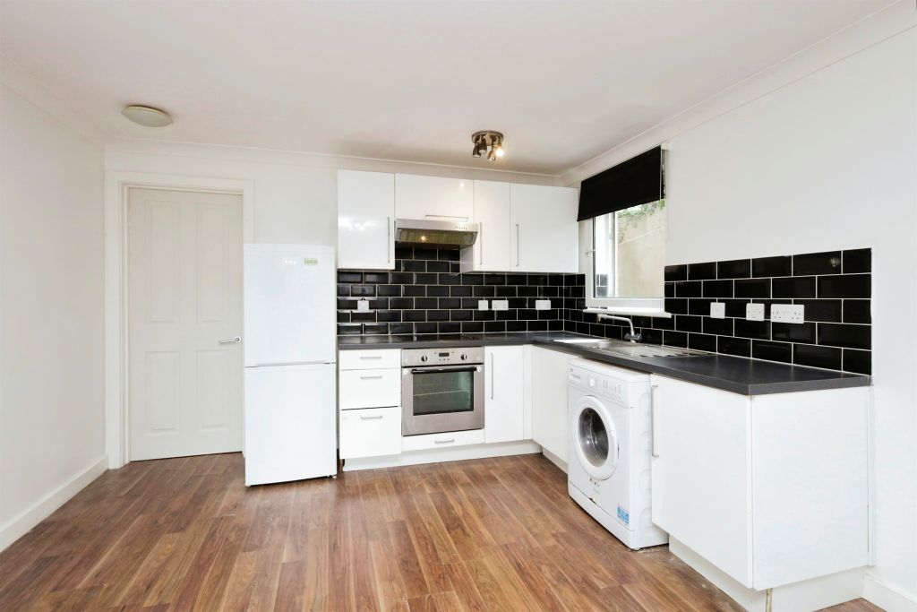 Property photo 3 of 9