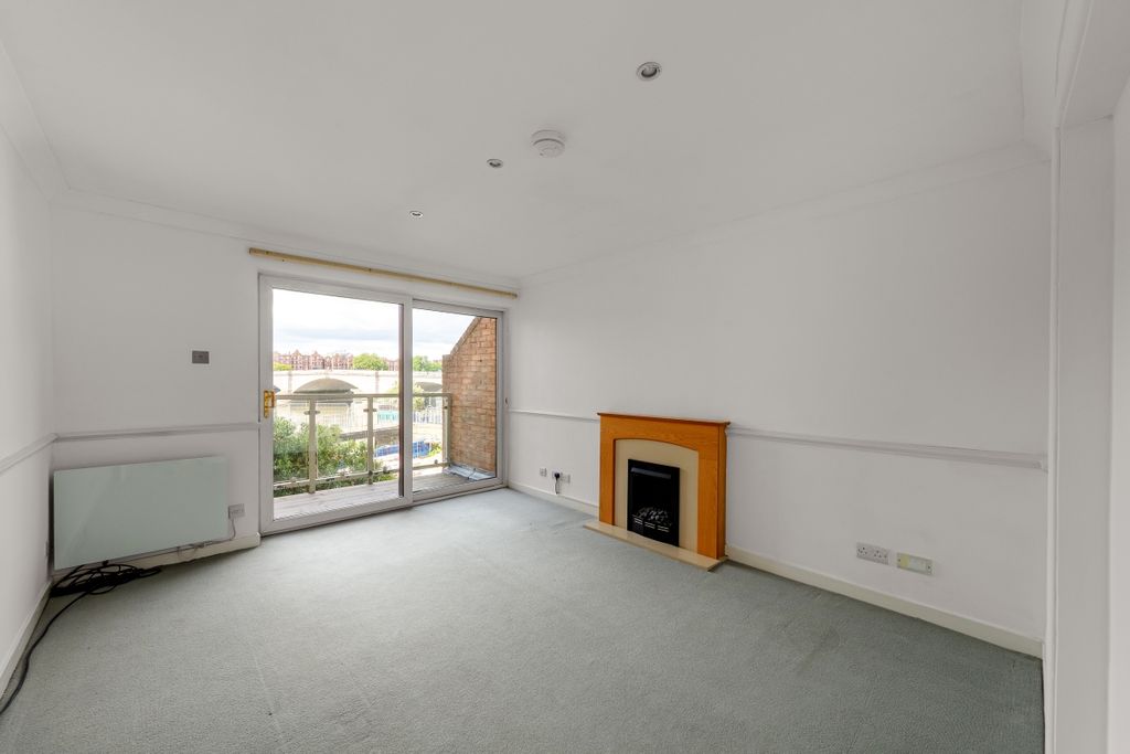 Property photo 3 of 11 094A8034