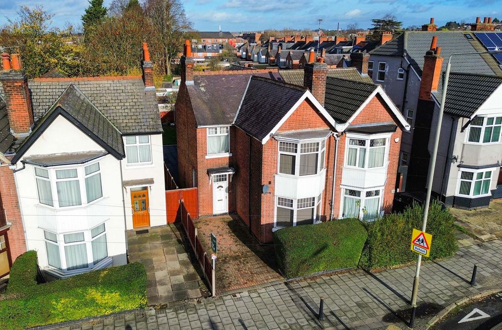 Property photo 1 of 27